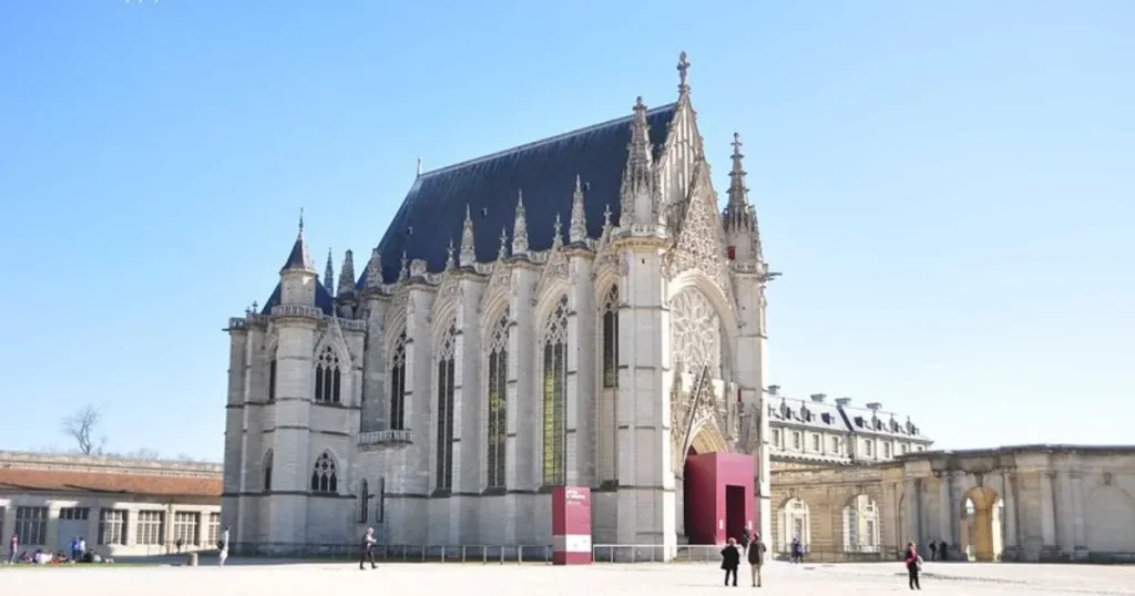 full view of Sainte Chapelle